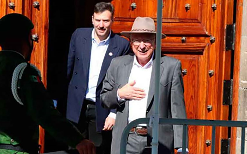 Embajador De Eu Ken Salazar Visita A Amlo En Palacio Nacional