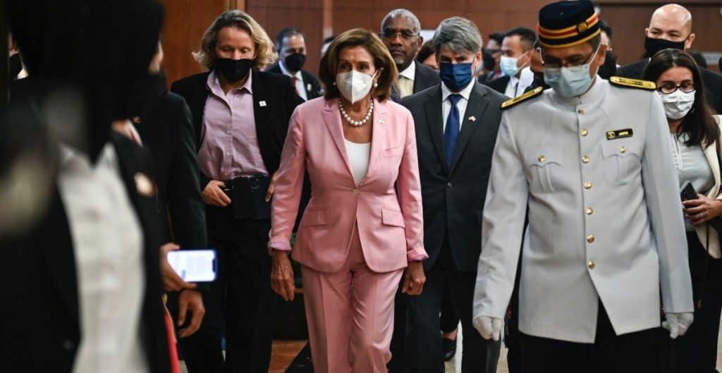 Nancy Pelosi Aterriza En Taiwán – Misión Política